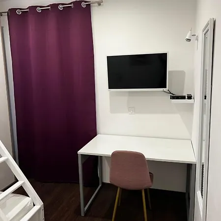 Lili Mar, 2-bedroom With Private Parking