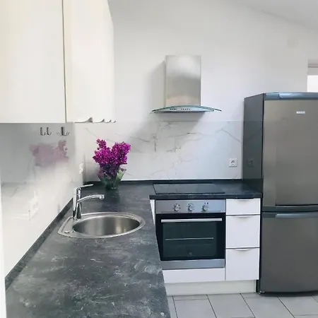 Lili Mar, 2-bedroom With Private Parking 杜布罗夫尼克