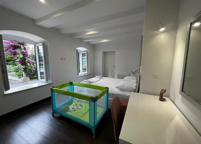 아파트 Lili Mar, 2-bedroom With Private Parking