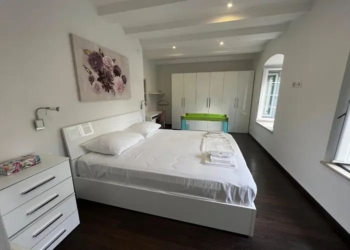 Lili Mar, 2-bedroom With Private Parking 두브로브니크