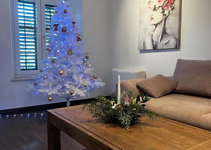 Lili Mar, 2-bedroom With Private Parking 아파트 *