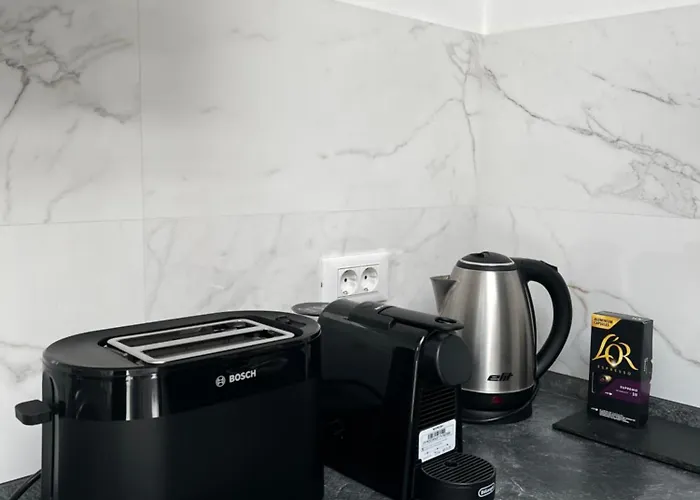 Lili Mar, 2-bedroom With Private Parking 아파트
