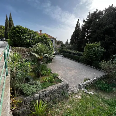 Lägenhet Lili Mar, 2-bedroom With Private Parking Dubrovnik