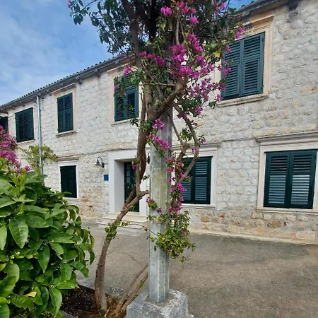 Lili Mar, 2-bedroom With Private Parking * Ragusa